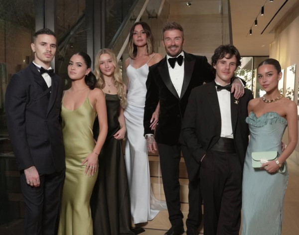 Η Harper Beckham μόλις παρουσίασε την πρώτη της μεταμόρφωση μαλλιών