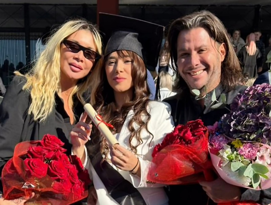 Πάολα- Φώτης Ζογλοπίτης: Περηφάνια και συγκίνηση για την κόρη τους που πήρε το πτυχίο της από το ΑΠΘ