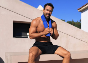 Σάκης Τανιμανίδης: Βγήκε ο Σαλονικιός από μέσα του και στην άλλη άκρη του κόσμου. Τι έκανε;