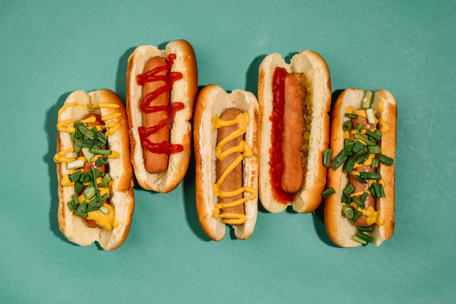 Δεν έχεις ψωμάκια για hot dogs; Δες αυτή την τραγανή και εξίσου αφράτη εναλλακτική