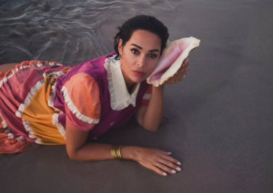 Η Lola Dewaere μοιράζεται ένα μήνυμα για τον Patrick Dewaere: «Αυτόν που δεν μπόρεσα ποτέ να αποκαλέσω μπαμπά»