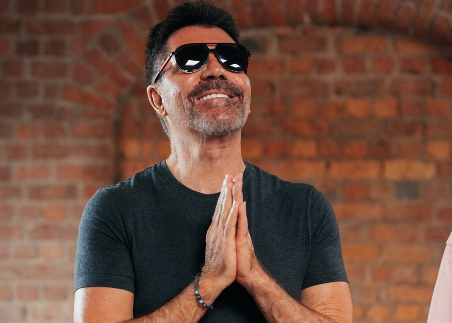 Η στιγμή που ο Simon Cowell βγήκε στον κήπο του και νόμιζε ότι είχε… close encounter