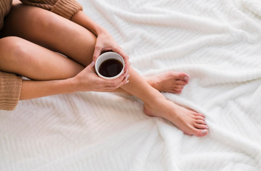 Γιατί τα πόδια μας ξηραίνονται τόσο πολύ τον χειμώνα (και πώς να τα αλλάξετε σε 1 εβδομάδα)