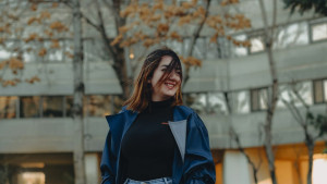 Τι σημαίνει πραγματικά το να χαμογελάς σε αγνώστους στον δρόμο