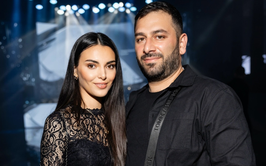 Ζευγάρι influencers προσπαθεί να κάνει το challenge του χτυπήματος με κλειστά μάτια και όλα πάνε λάθος (για αυτόν)