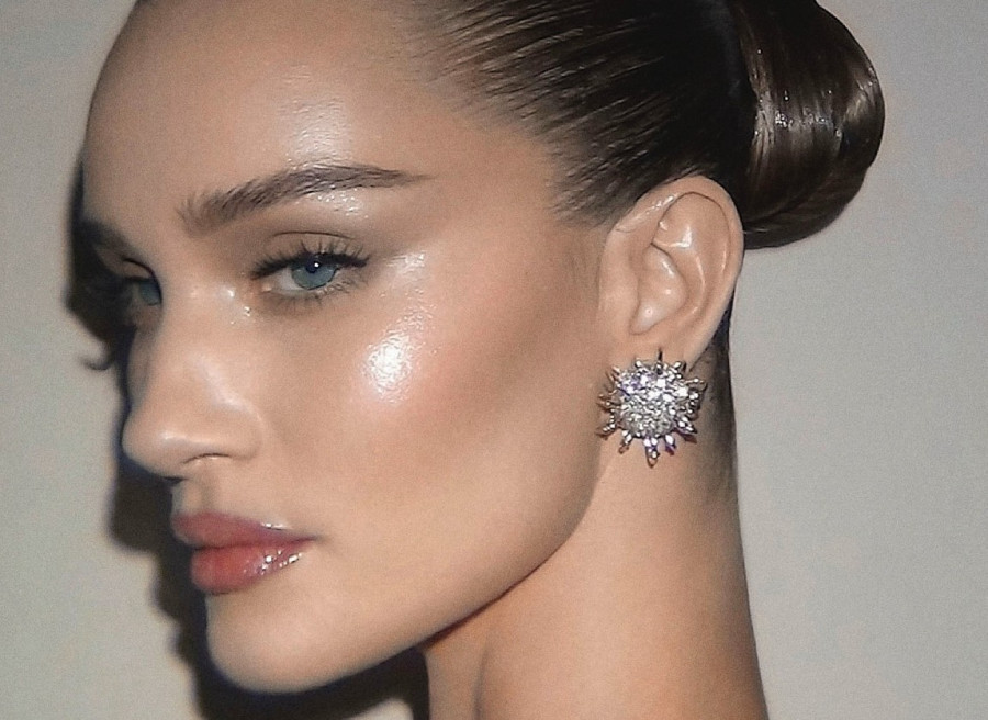 Το “Blush Stacking” είναι το καλύτερα φυλαγμένο μυστικό των celebrities για ρουζ που διαρκεί - Δες πώς να το δοκιμάσεις