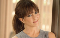Bangs or no bangs? Η Jennifer Aniston δίνει τη γνώμη της για το πιο viral back-to-school δίλημμα