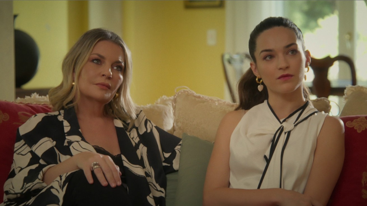 Να μ&#039; αγαπάς: Η Σοφία εκβιάζει την κόρη της απειλώντας τον Λευτέρη