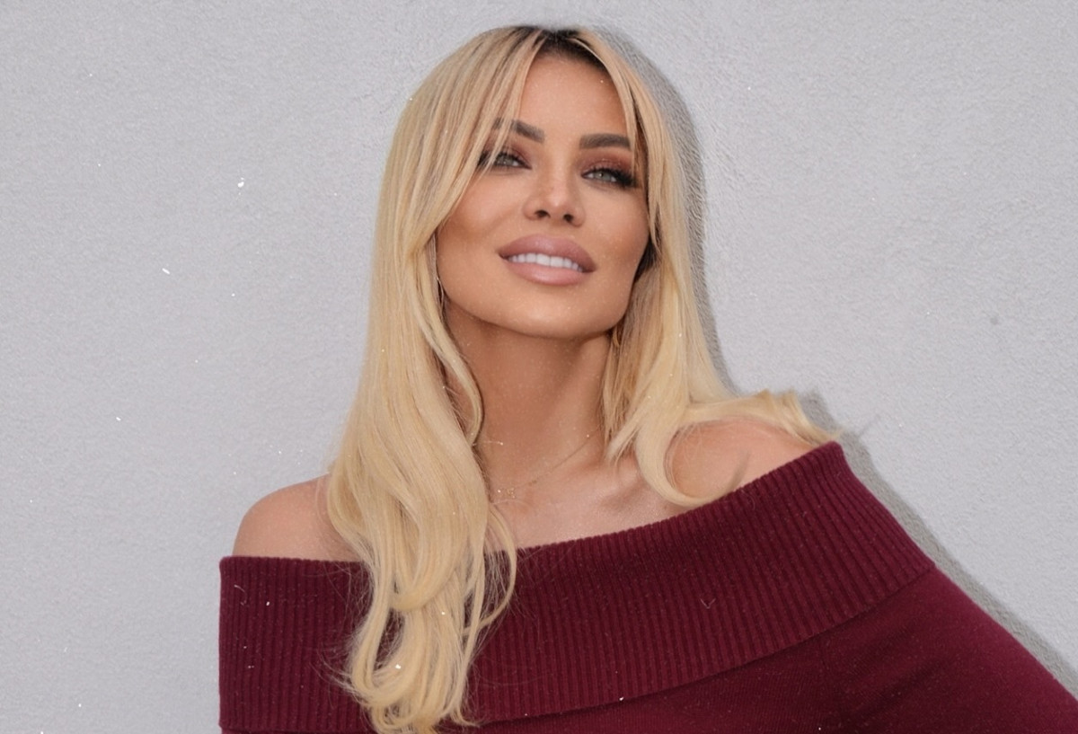 Κατερίνα Καινούργιου: Με ροζ μπαλόνια η υποδοχή της - Όσα είπε για το κοριτσάκι που περιμένει - «Ήρθε από μόνο του»