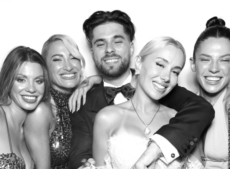 FY - Αλεξία Κεφαλά: Το άλμπουμ του γάμου τους